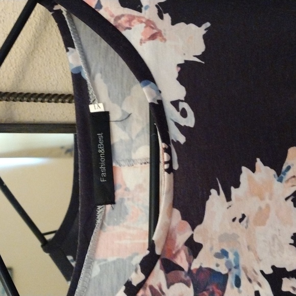 Tunic - Picture 2 of 2